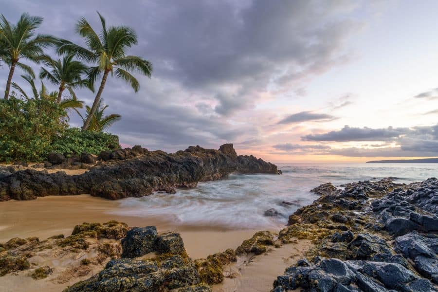 Planning a Honeymoon to Hawaii (Must-Know Tips)